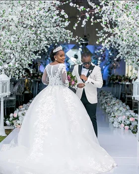 Белое свадебное платье невесты из атласа с кружевной аппликацией и бисером с длинным рукавом, изготовленное на заказ.