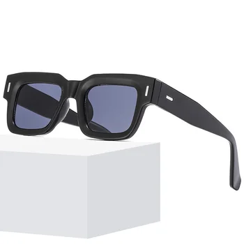 Винтажные Квадратные Солнцезащитные очки Мужчины Женщины Новый бренд Маленькая Оправа Ретро Солнцезащитные очки Мужские Модные Оттенки Черная Заклепка Oculos De Sol