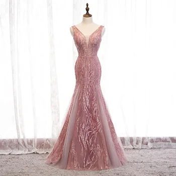 Розовое тюлевое платье с V-образным вырезом 