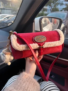 Нишевая ретро-красная бархатная рождественская плюшевая сумка для девочек, милая плюшевая сумка из овечьего меха, модная и универсальная легкая роскошная ретро-сумка
